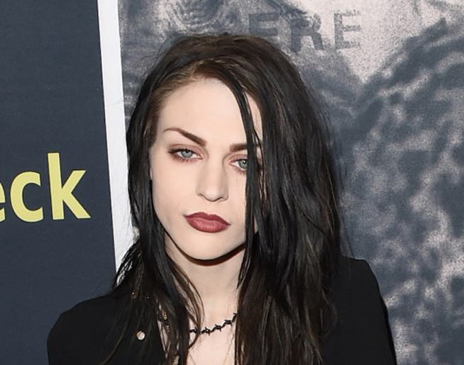 Frances Bean Cobain Files for Divorce, Seeks to Protect Her Kurt Cobain ...